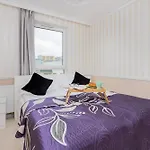 Stylish Two Bedroom Nasypowa By Renters Gdynia