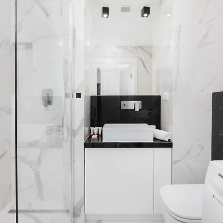 Stylish Two Bedroom Nasypowa By Renters Apartament